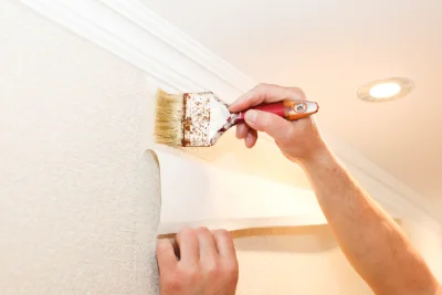 Pose de papier peint à Brusvily — revêtements muraux et toiles de verre